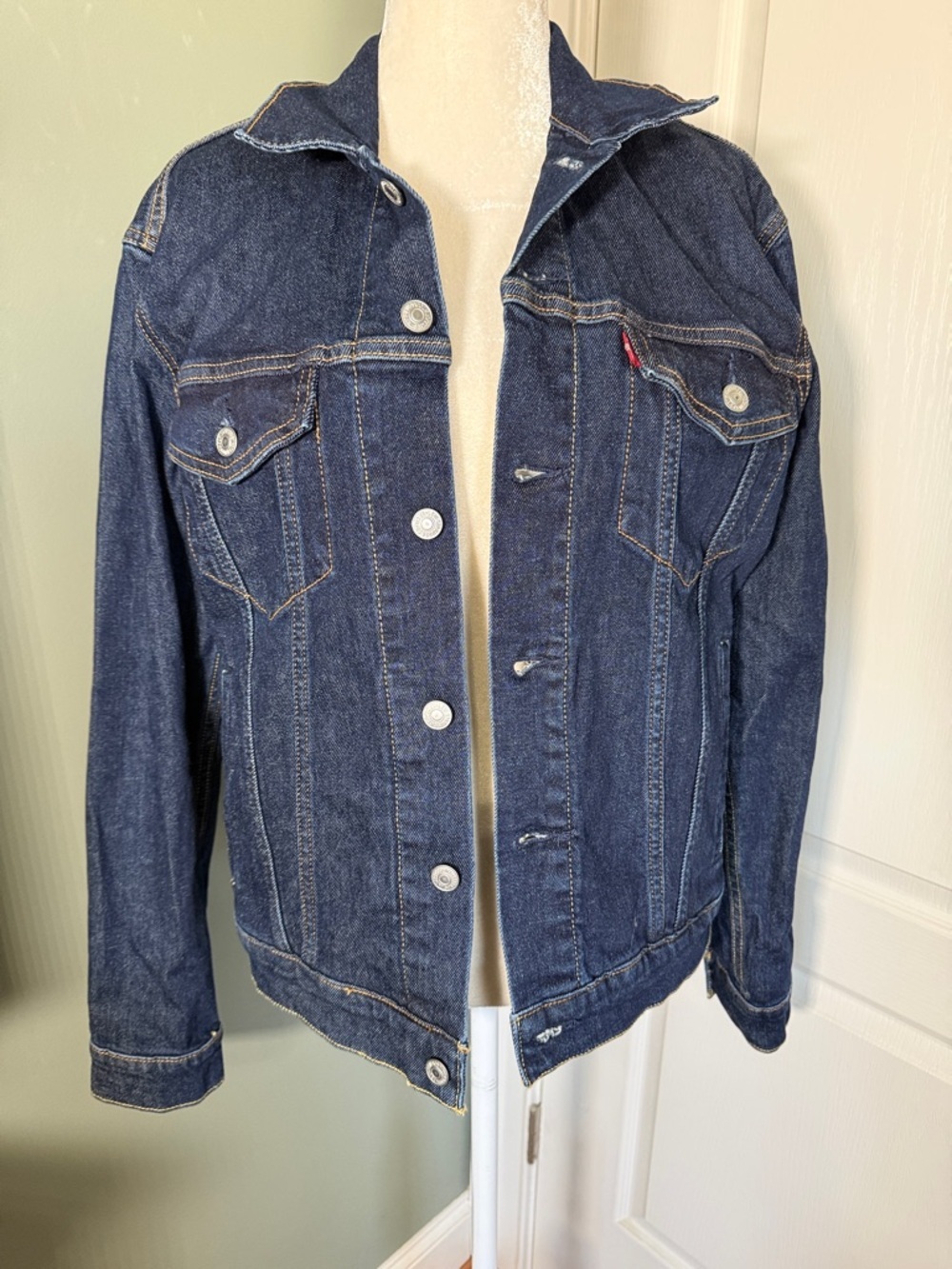 Levi’s Dark Wash Denim Trucker Jacket Oversized Fit Size S